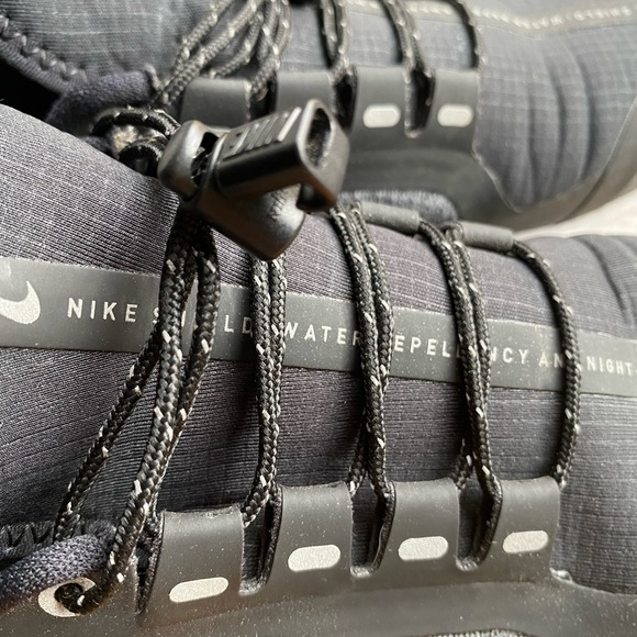 Nike  👟 - Picture 4 of 8